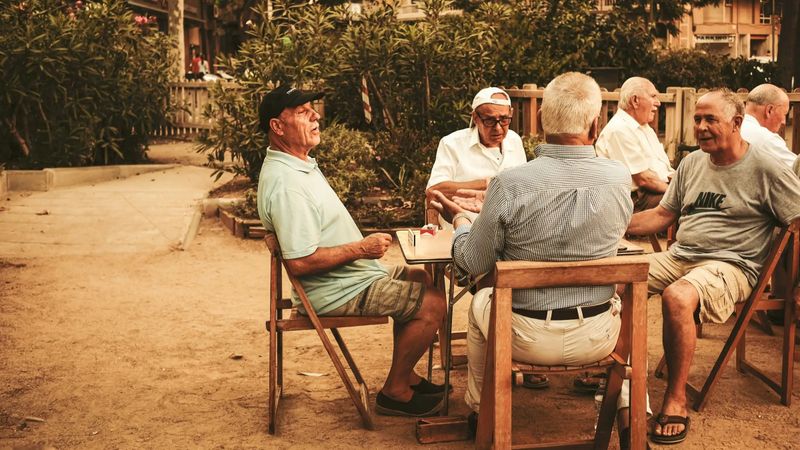 Five Evidence-Backed Habits to Protect Your Brain (From a Neuropsychiatrist Who Diagnoses Dementia)